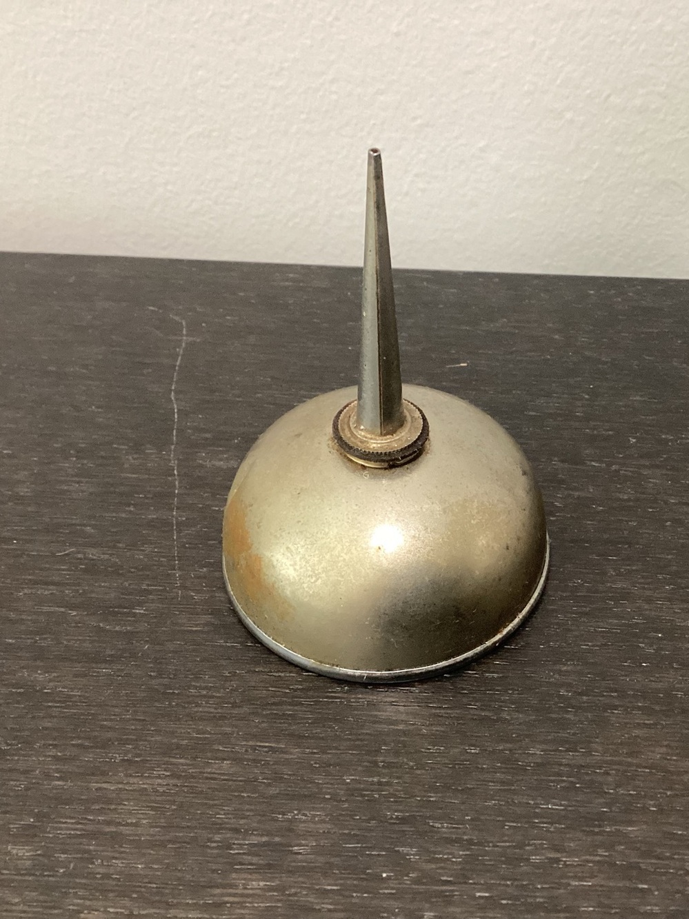 Vtg. 1920s-1950 Thumb Oiler miniature push-bottom oil tin used to apply precise